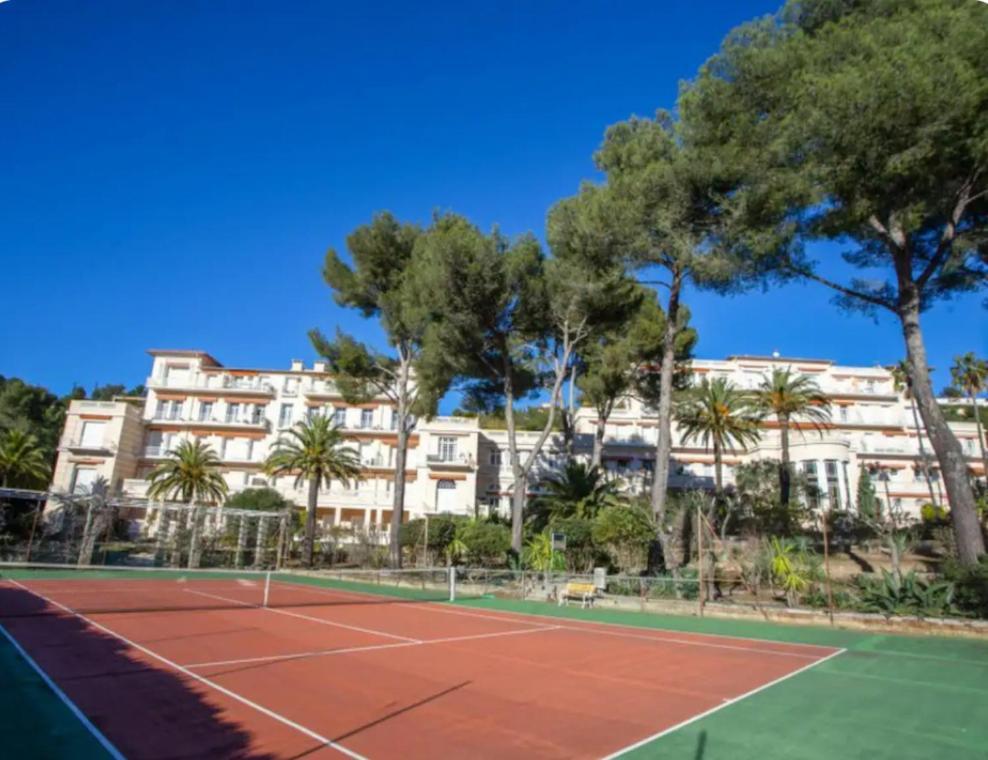 Studio 4 Personnes Copropriete Pas Frais De Menage Hyeres Exterior photo